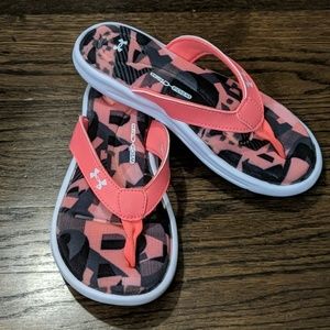 Under Armor 4D Foam girls flip flops